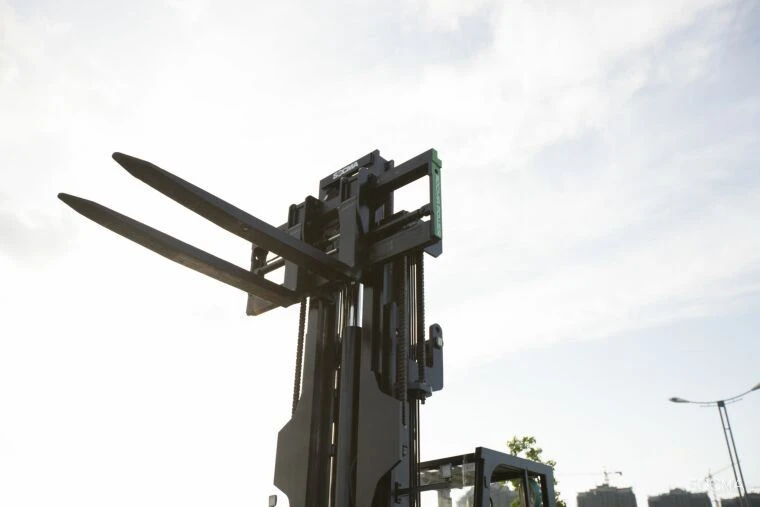 forklift lcargo lifting machine