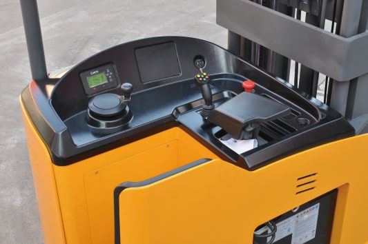 2 Ton Electric Rider Stacker (1)