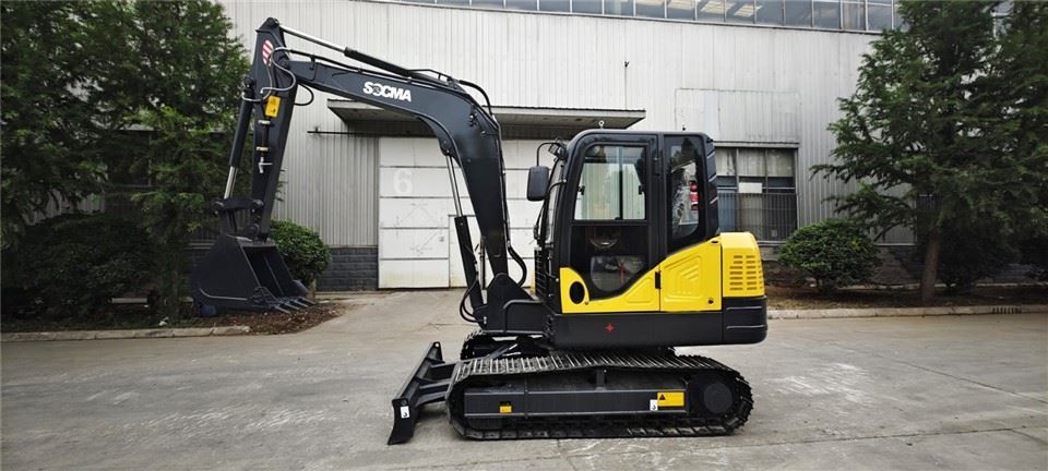 6 Ton Diesel Mini Excavators Compact Construction Machinery With Yanmar Engine High Efficiency
