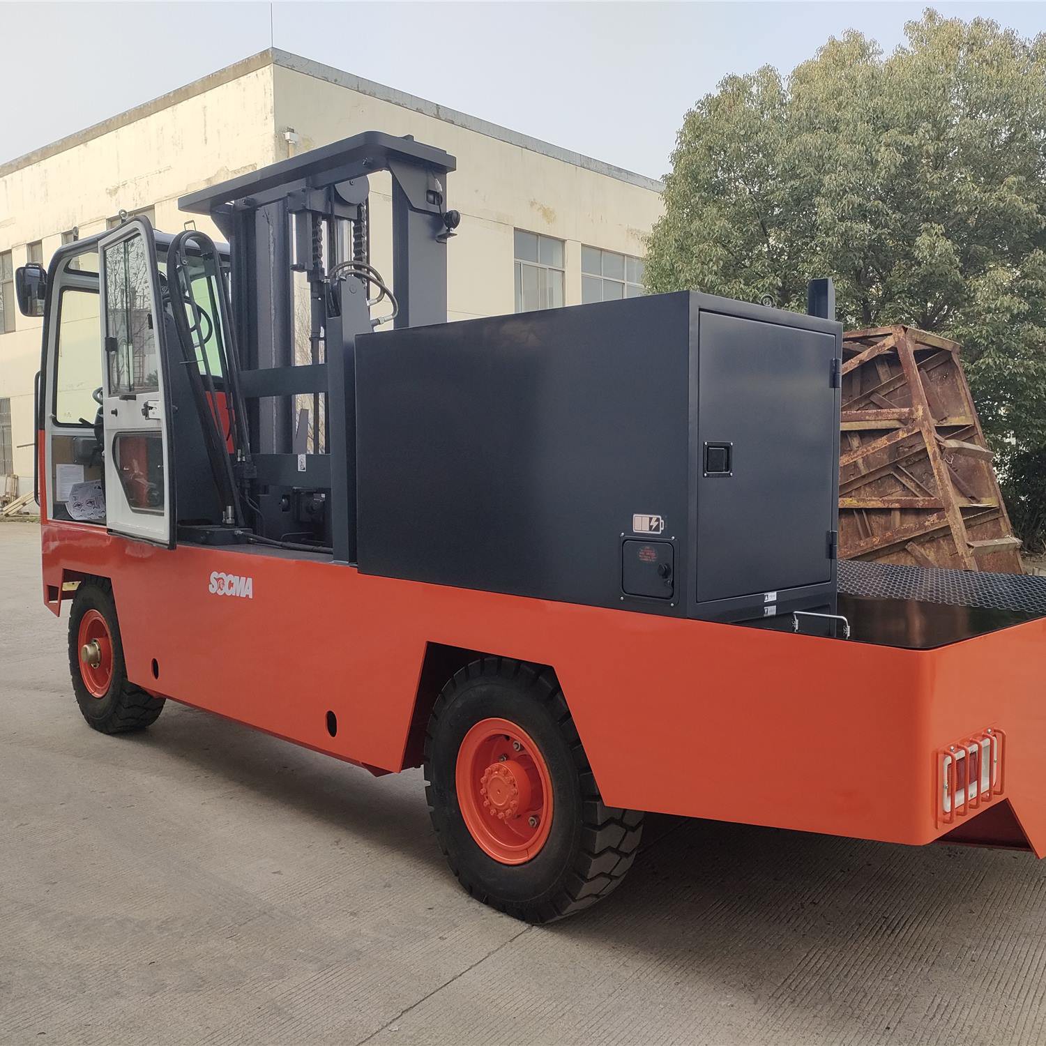 Electric Side Forklift 4 Electric Side Forklift 4