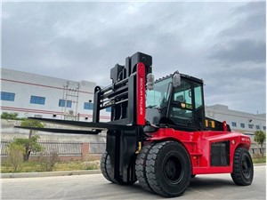 Xe nâng điện hạng nặng 15 tấn